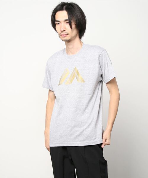 MAJESTIC(マジェスティック)の「TEAM MAJESTIC SS Tee/Tシャツ(Tシャツ/カットソー・メンズ・ブラック/グレー・SMALL/LARGE/MEDIUM/X-LARGE/XX-LARGE)」の1枚目の写真