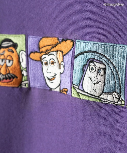 Disney（ディズニー）の「【TOY STORY/トイストーリー】キャラクターイラストスウェット/リブライン/ビッグシルエット（スウェット・レディース・チャコールグレー/パープル/パープル系その他/グレー系その他2/アッシュグレー/ピンク系その他/エメラルド/ピンク/グレー系その他・M/L/XL）」の17枚目の写真