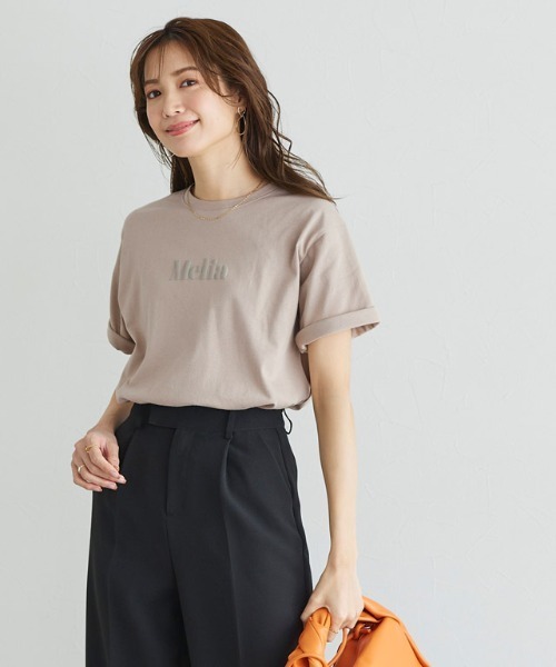 Pierrot(ピエロ)の「【ZOZO限定カラー発売】Melia 発泡プリントロゴTシャツ(Tシャツ/カットソー・レディース・ホワイト×ホワイト/ブラック×ブラック/ピンクベージュ/ホワイト×ネイビー/グレイッシュベージュ・M/L)」の11枚目の写真