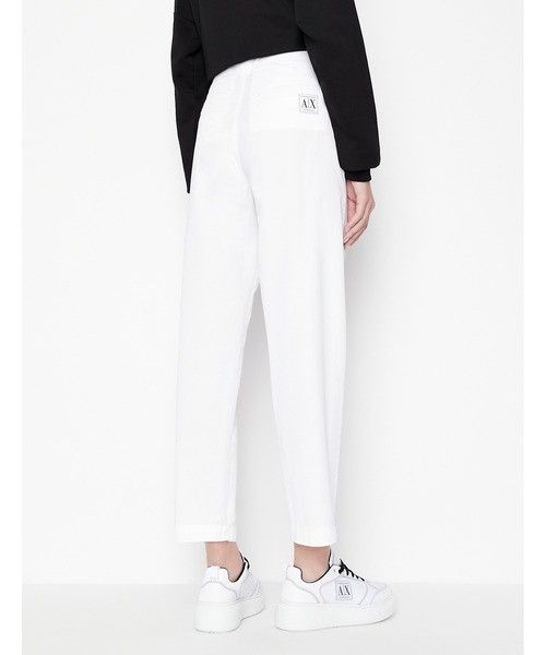 ARMANI EXCHANGE（アルマーニエクスチェンジ）の「【A|X アルマーニ エクスチェンジ】A|Xロゴパッチ　コットンパンツ（チノパンツ・レディース・ホワイト・0/6/4/2）」の4枚目の写真