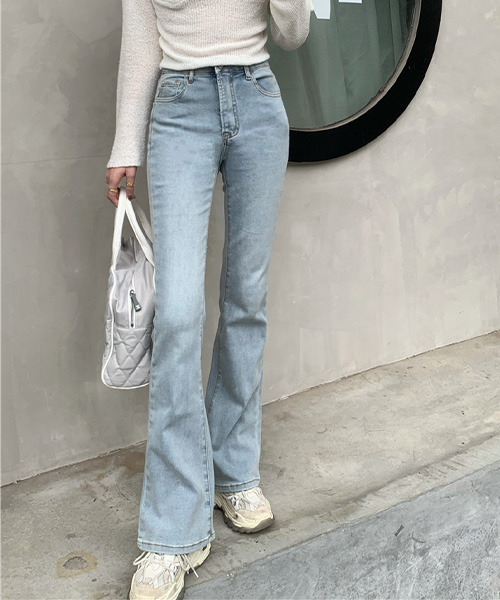 c.u.l（シーユーエル）の「【c.u.l:w】フレアブーツカットデニムパンツ culw172（デニムパンツ・レディース・ブルー/ライトブルー・S/M/L）」の3枚目の写真