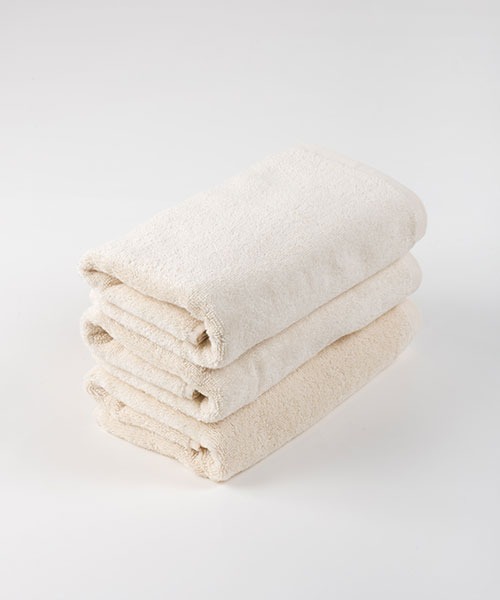 OMNES(オムネス)の「FLUFFY TOWEL フェイスタオルセット (3枚組)(タオル・レディース・ホワイト/ベージュ/ネイビー/ブラウン/グレー/カーキ/ホワイト系その他/ホワイト系その他2/ブルーグレー/チャコール/アイボリー/ピンク・FREE)」の1枚目の写真