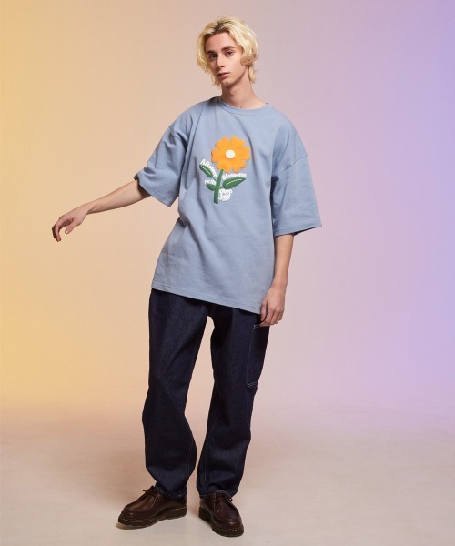 rehacer（レアセル）の「rehacer : Flower's Joy HW Wide T / フラワーズ ジョイ  ヘビーウェイト ワイド Tシャツ（Tシャツ/カットソー・メンズ・ブラック/ブルー/ベージュ・MEDIUM/X-LARGE/LARGE）」の13枚目の写真