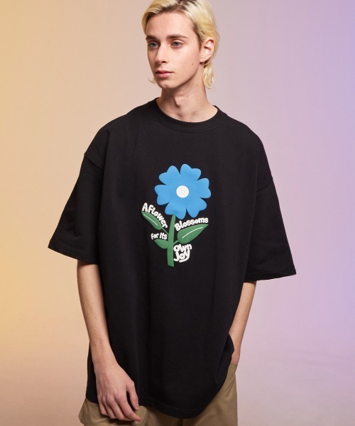 rehacer（レアセル）の「rehacer : Flower's Joy HW Wide T / フラワーズ ジョイ  ヘビーウェイト ワイド Tシャツ（Tシャツ/カットソー・メンズ・ブラック/ブルー/ベージュ・MEDIUM/X-LARGE/LARGE）」の6枚目の写真