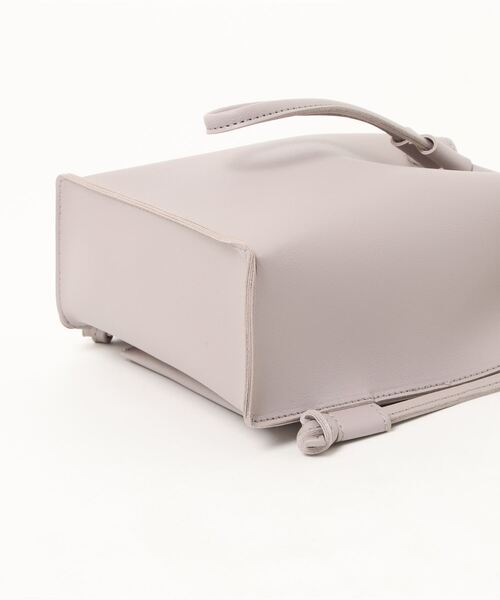 Samansa Mos2 blue（サマンサモスモスブルー）の「合皮ドロストミニショルダーバッグ（ショルダーバッグ・レディース・ブラウン/シルバーグレー・ﾌﾘ-）」の6枚目の写真