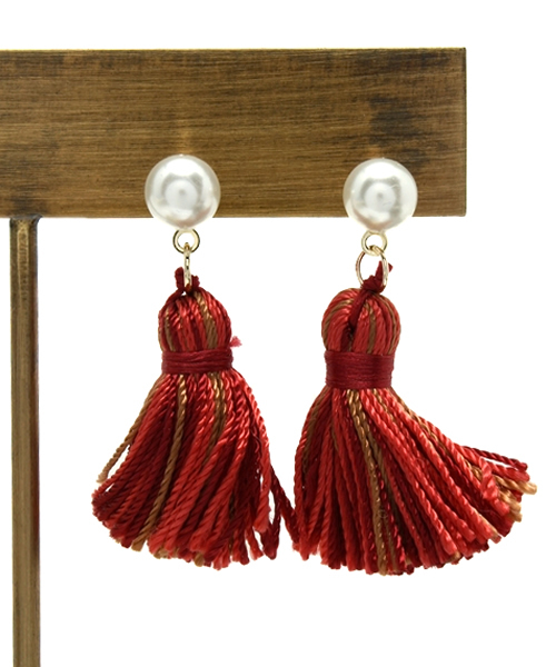 B:MING by BEAMS（ビーミングバイビームス）の「ビーミング by ビームス / タッセルピアス（ピアス（両耳用）・レディース・ブラック/ベージュ/レッド・ONE SIZE）」の3枚目の写真