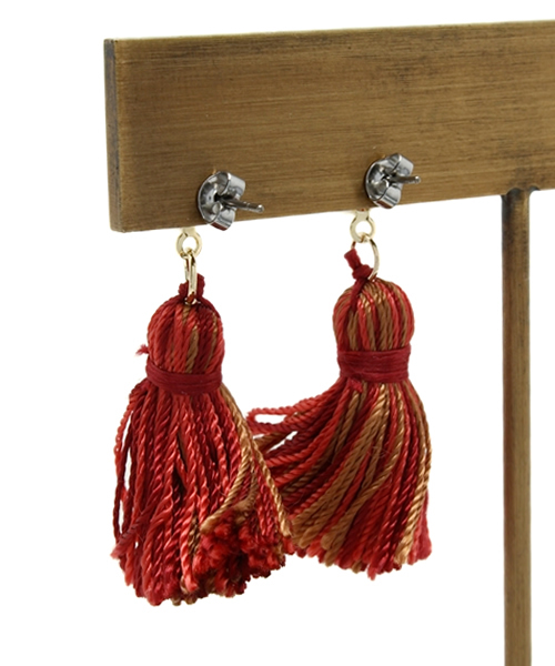 B:MING by BEAMS（ビーミングバイビームス）の「ビーミング by ビームス / タッセルピアス（ピアス（両耳用）・レディース・ブラック/ベージュ/レッド・ONE SIZE）」の8枚目の写真