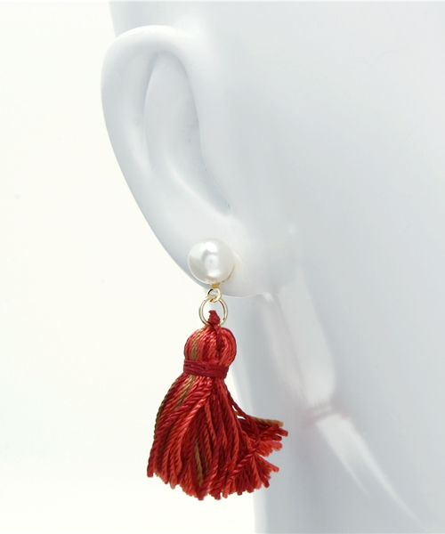 B:MING by BEAMS（ビーミングバイビームス）の「ビーミング by ビームス / タッセルピアス（ピアス（両耳用）・レディース・ブラック/ベージュ/レッド・ONE SIZE）」の6枚目の写真