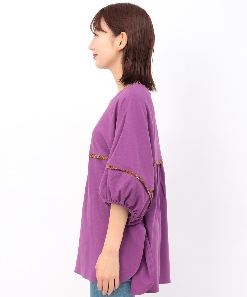 チチカカ(チチカカ)の「胸ギャザースモックプルオーバー(Tシャツ/カットソー・レディース・ホワイト/パープル・FREE)」の8枚目の写真