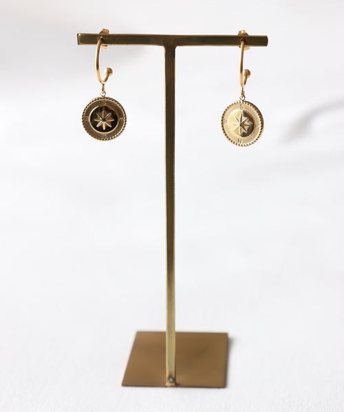 MIXTO(ミスト)の「【Silvia】フープラウンドチャームピアス(ピアス(両耳用)・レディース・ゴールド・ONE SIZE)」の5枚目の写真