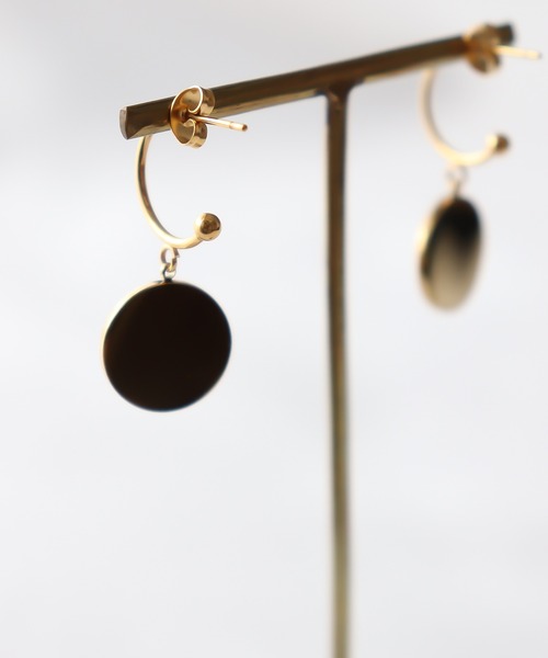 MIXTO(ミスト)の「【Silvia】フープラウンドチャームピアス(ピアス(両耳用)・レディース・ゴールド・ONE SIZE)」の6枚目の写真