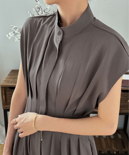 emi+(エミプラス)の「ウエストタックバンドカラーオールインワン ワイドサロペット(サロペット/オーバーオール・レディース・チャコールグレー/ブラック/ネイビー/アイボリー・M/L)」の11枚目の写真