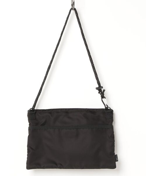 incase(インケース)の「INTR400622-BLK Incase Shoulder Pouch w/Flight Nylon 2022- Black(ショルダーバッグ・メンズ・ブラック・ONESIZE)」の4枚目の写真