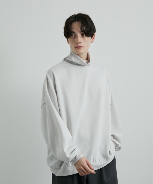 JUNRED(ジュンレッド)の「タートルネックルーズスウェットプルオーバー(ニット/セーター・メンズ・ホワイト/ブラック/ブルー・S/M/L)」の4枚目の写真