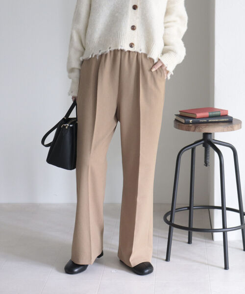 fredy emue（フレディエミュ）の「ウールライク フレアーパンツ（スラックス・レディース・ブラック/ネイビー/アイボリー/ベージュ・38/36）」の4枚目の写真