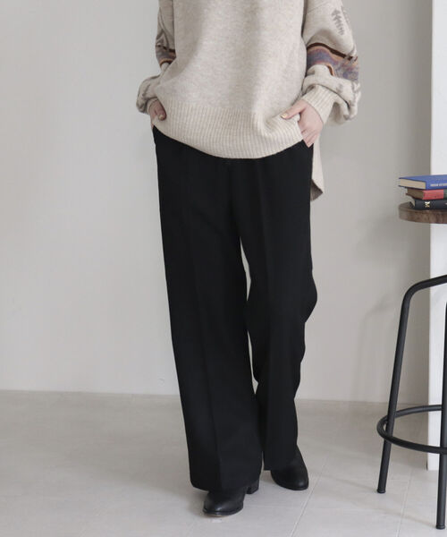 fredy emue（フレディエミュ）の「ウールライク フレアーパンツ（スラックス・レディース・ブラック/ネイビー/アイボリー/ベージュ・38/36）」の15枚目の写真