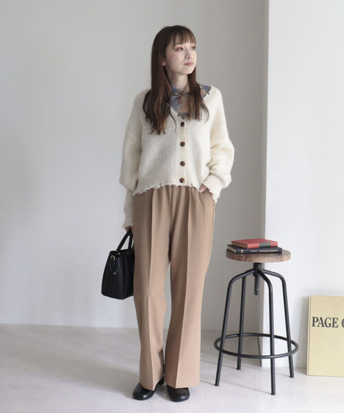 fredy emue（フレディエミュ）の「ウールライク フレアーパンツ（スラックス・レディース・ブラック/ネイビー/アイボリー/ベージュ・38/36）」の11枚目の写真