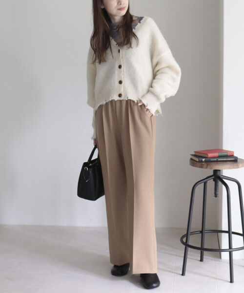 fredy emue（フレディエミュ）の「ウールライク フレアーパンツ（スラックス・レディース・ブラック/ネイビー/アイボリー/ベージュ・38/36）」の20枚目の写真