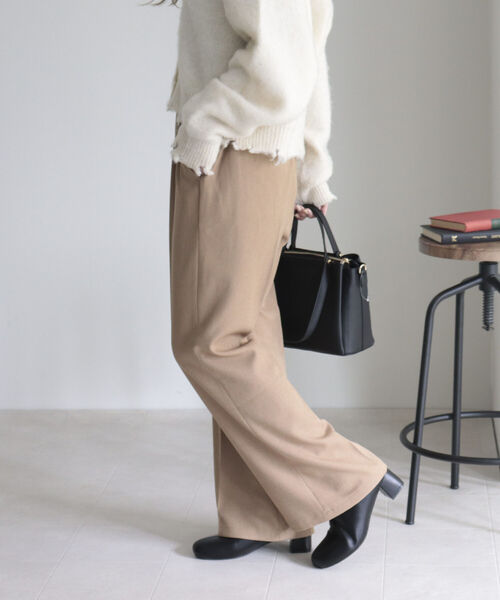 fredy emue（フレディエミュ）の「ウールライク フレアーパンツ（スラックス・レディース・ブラック/ネイビー/アイボリー/ベージュ・38/36）」の16枚目の写真