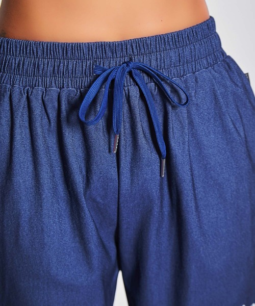 babyShoop(ベイビーシュープ)の「デニムカラージョガーパンツ(その他パンツ・レディース・ブルー・FREE)」の4枚目の写真