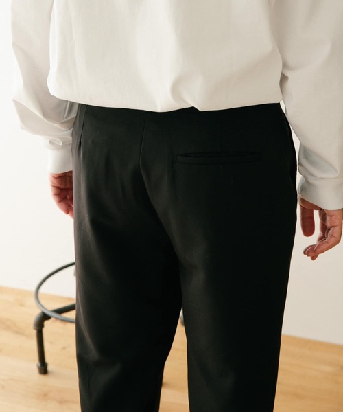 ITEMS URBANRESEARCH(アイテムズ アーバンリサーチ)の「TRPU テーパードパンツ(その他パンツ・メンズ・ブラック/グレー系その他/ネイビー/グリーン・LARGE/MEDIUM)」の21枚目の写真