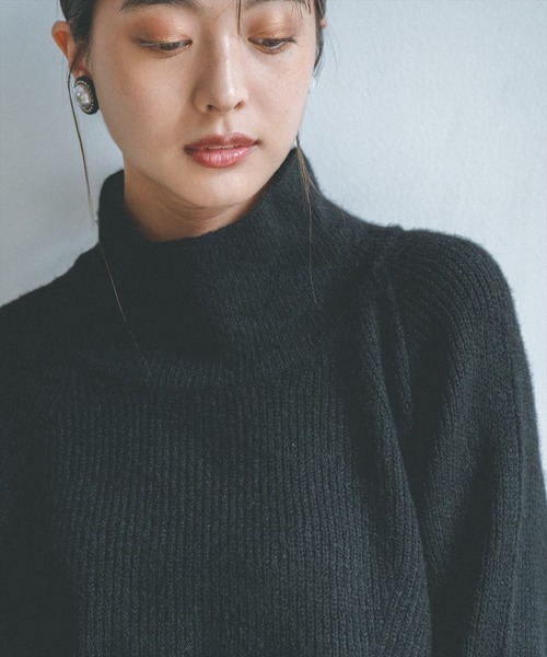 REDYAZEL（レディアゼル）の「畦ニットプルオーバー（ニット/セーター・レディース・パープル/グリーン/キャメル/ブラック/アイボリー・FREE）」の17枚目の写真