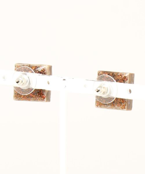 tone(トーン)の「【Willija】金属アレルギー対応《Taily leaf》美濃焼タイルピアス(MA)(ピアス(両耳用)・レディース・ブラウン/ピンク/ネイビー・FREE)」の13枚目の写真