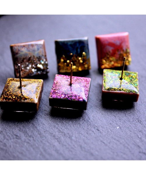 tone(トーン)の「【Willija】金属アレルギー対応《Taily leaf》美濃焼タイルピアス(MA)(ピアス(両耳用)・レディース・ブラウン/ピンク/ネイビー・FREE)」の5枚目の写真