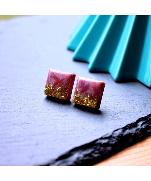 tone(トーン)の「【Willija】金属アレルギー対応《Taily leaf》美濃焼タイルピアス(MA)(ピアス(両耳用)・レディース・ブラウン/ピンク/ネイビー・FREE)」の9枚目の写真