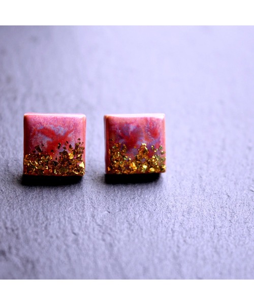 tone(トーン)の「【Willija】金属アレルギー対応《Taily leaf》美濃焼タイルピアス(MA)(ピアス(両耳用)・レディース・ブラウン/ピンク/ネイビー・FREE)」の10枚目の写真