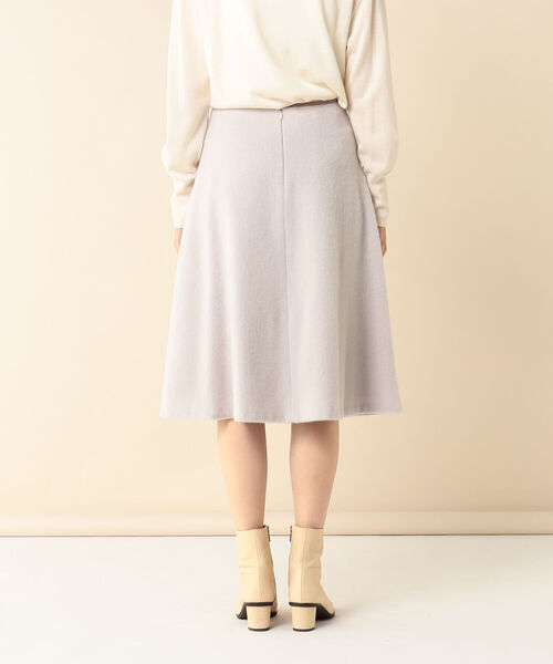 NOLLEY’S(ノーリーズ)の「◇【WEB限定カラーあり】シャギーフレアースカート(スカート・レディース・グレイッシュベージュ/オフホワイト/ブラック/サックスブルー・36/38/34)」の19枚目の写真