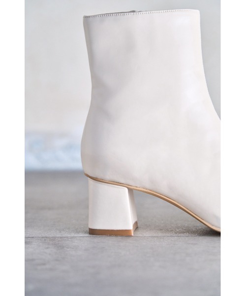 AZUL by moussy(アズールバイマウジー)の「SIMPLE SHORT BOOTS/シンプルショートブーツ(ブーツ・レディース・アイボリー/ブラック・SMALL/MEDIUM/LARGE)」の10枚目の写真