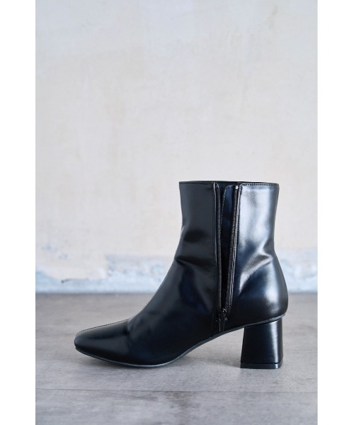 AZUL by moussy(アズールバイマウジー)の「SIMPLE SHORT BOOTS/シンプルショートブーツ(ブーツ・レディース・アイボリー/ブラック・SMALL/MEDIUM/LARGE)」の15枚目の写真