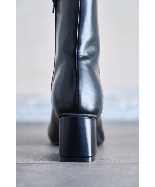 AZUL by moussy(アズールバイマウジー)の「SIMPLE SHORT BOOTS/シンプルショートブーツ(ブーツ・レディース・アイボリー/ブラック・SMALL/MEDIUM/LARGE)」の17枚目の写真