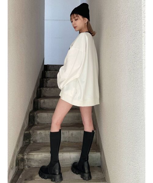 GYDA(ジェイダ)の「SPOOPY BUNNY RAISINGスウェットトップス(Tシャツ/カットソー・レディース・オフホワイト/チャコールグレー・FREE)」の6枚目の写真