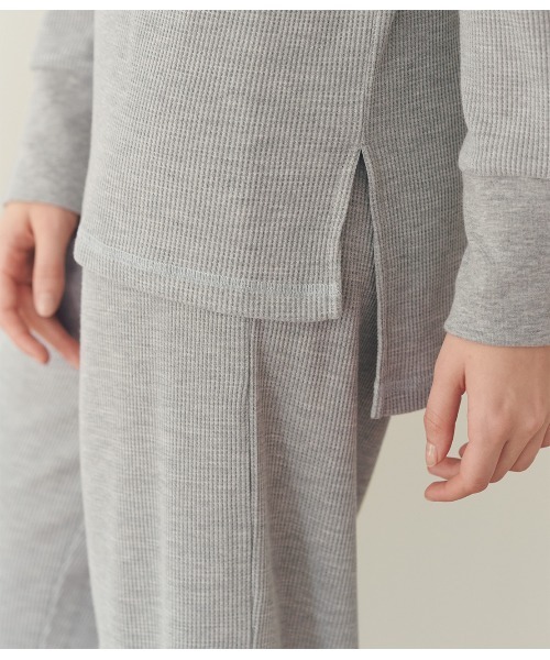 PEACH JOHN（ピーチジョン）の「【ワッフル素材の上下セットアップ。冷え対策の腹巻き付き】サーマルリラックスＨＡＲＡマキパジャマ（ルームウェア/パジャマ・レディース・ピンク/アイボリー/グレー/ベージュ/ラベンダー/イエロー系その他/レッド/ベビーピンク/イエロー・S/M/M/L）」の22枚目の写真