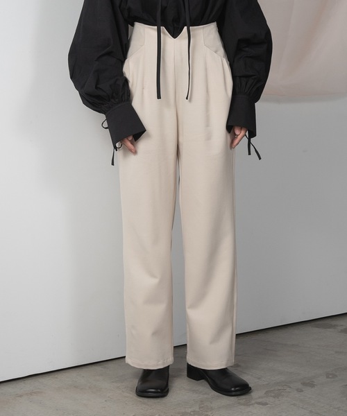 Amiur(エミレ)の「pocket tuck tapered pants(その他パンツ・レディース・グリーン/アイボリー/モカ・S/M)」の2枚目の写真