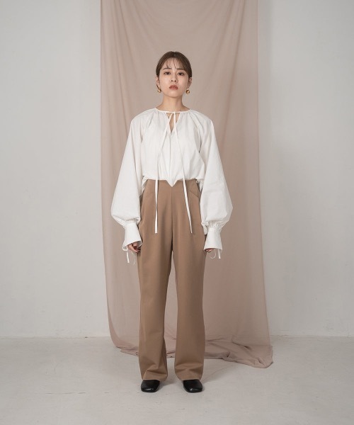 Amiur(エミレ)の「pocket tuck tapered pants(その他パンツ・レディース・グリーン/アイボリー/モカ・S/M)」の4枚目の写真
