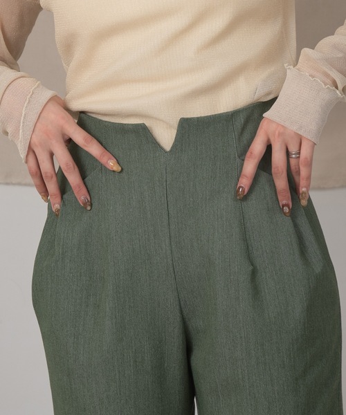 Amiur(エミレ)の「pocket tuck tapered pants(その他パンツ・レディース・グリーン/アイボリー/モカ・S/M)」の14枚目の写真
