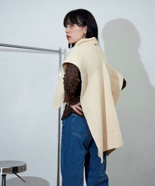 Y/lim（イリム）の「Y/lim ネックウォーマーケープベスト（ベスト・レディース・オフホワイト/ブラック/グレー・FREE）」の8枚目の写真