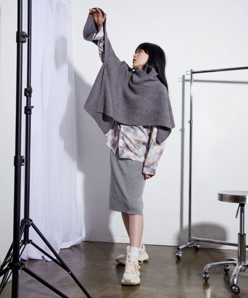 Y/lim（イリム）の「Y/lim ネックウォーマーケープベスト（ベスト・レディース・オフホワイト/ブラック/グレー・FREE）」の16枚目の写真