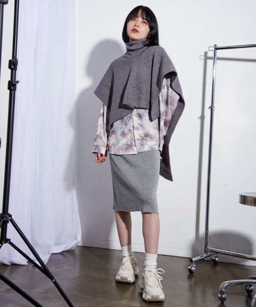 Y/lim（イリム）の「Y/lim ネックウォーマーケープベスト（ベスト・レディース・オフホワイト/ブラック/グレー・FREE）」の20枚目の写真