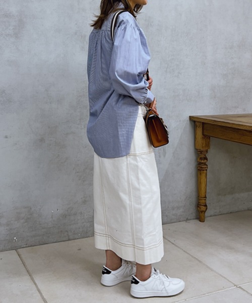 un dix cors（アンディコール）の「パール釦バンドカラーシンプルシャツ（シャツ/ブラウス・レディース・オフホワイト/ブルー/ベージュ・FREE）」の6枚目の写真