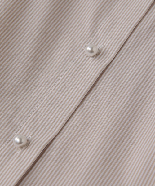 un dix cors（アンディコール）の「パール釦バンドカラーシンプルシャツ（シャツ/ブラウス・レディース・オフホワイト/ブルー/ベージュ・FREE）」の22枚目の写真