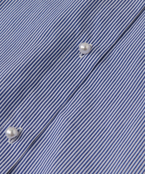 un dix cors（アンディコール）の「パール釦バンドカラーシンプルシャツ（シャツ/ブラウス・レディース・オフホワイト/ブルー/ベージュ・FREE）」の8枚目の写真