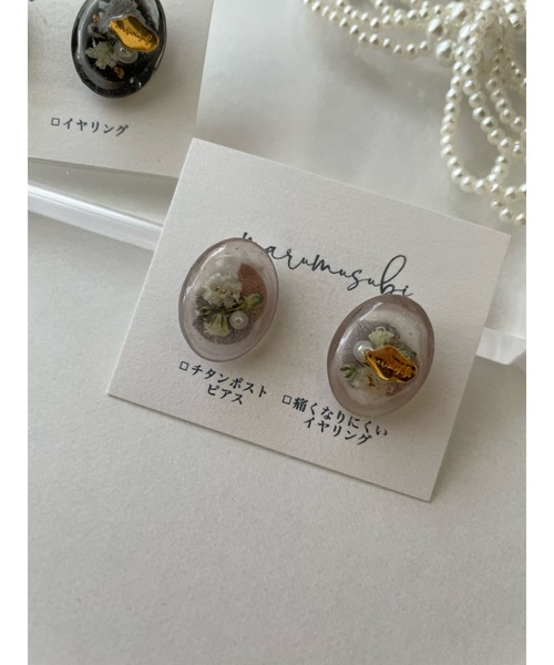 tone(トーン)の「【marumusubi】シアーフラワーピアス(MA)(ピアス(両耳用)・レディース・ブラック/グレー/ブルー/ブラウン・FREE)」の1枚目の写真