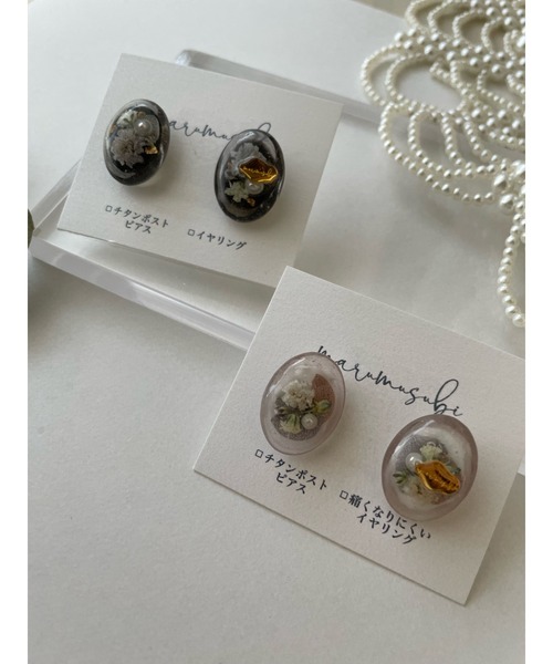 tone(トーン)の「【marumusubi】シアーフラワーピアス(MA)(ピアス(両耳用)・レディース・ブラック/グレー/ブルー/ブラウン・FREE)」の5枚目の写真