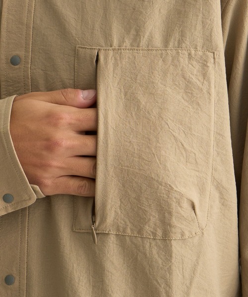 NANGA（ナンガ）の「DotAir COMFY L/S SHIRT/ドットエアコンフィーロングスリーブシャツ（シャツ/ブラウス・メンズ・ブラック/ベージュ/カーキ/ブラック系その他・M/XL/L/S）」の11枚目の写真