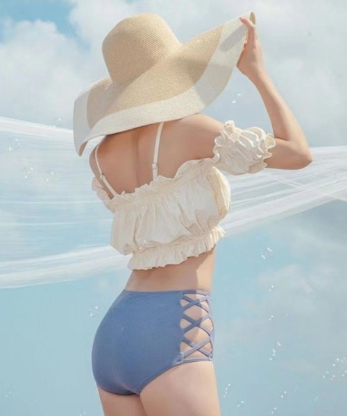 gossip!ロサンゼルス(ゴシップロサンゼルス)の「シャーリングクロススイムセット 3点セット水着(水着・レディース・ホワイト/ベージュ・M/L/S/XS)」の7枚目の写真