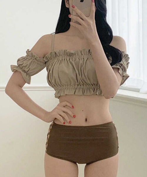 gossip!ロサンゼルス(ゴシップロサンゼルス)の「シャーリングクロススイムセット 3点セット水着(水着・レディース・ホワイト/ベージュ・M/L/S/XS)」の21枚目の写真